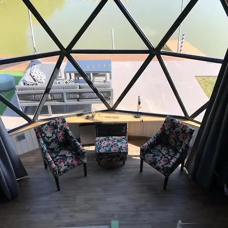 Domeglamping At Fishinglake Nyaraló *