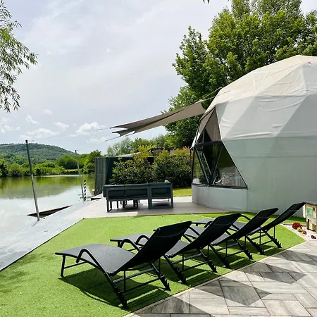 Дом отдыха Domeglamping At Fishinglake *