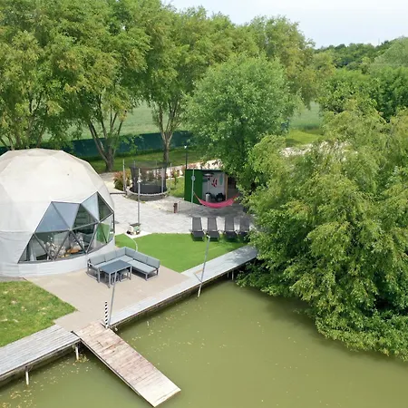 Domeglamping At Fishinglake Semesterbostad Ságvár