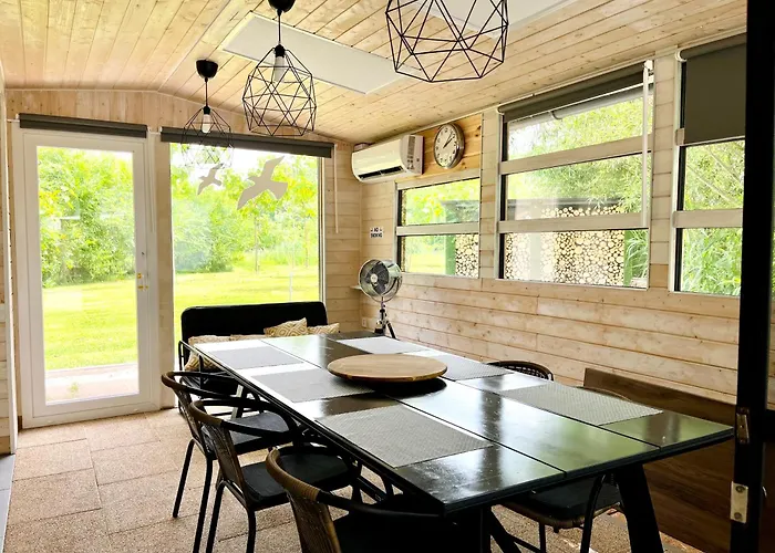 בית נופש Domeglamping At Fishinglake Ságvár